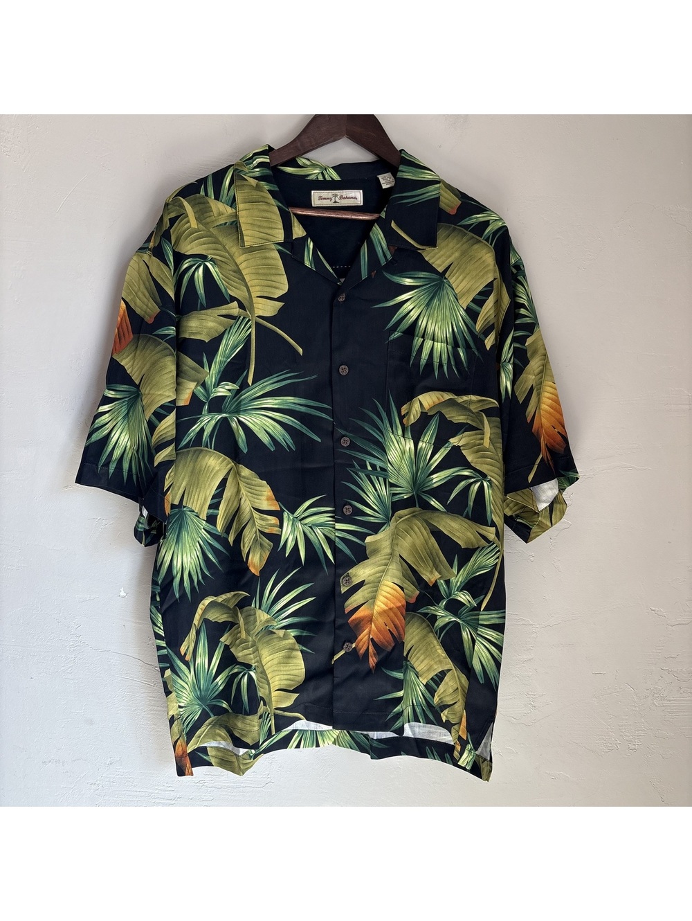 Tommy Bahama 100% Silk Black Tropical Palm Leaf Hawaiian Shirt Mens XL